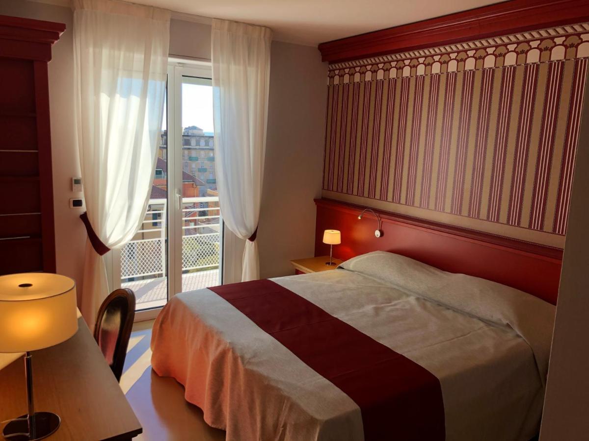 Mh Hotel Varazze Εξωτερικό φωτογραφία
