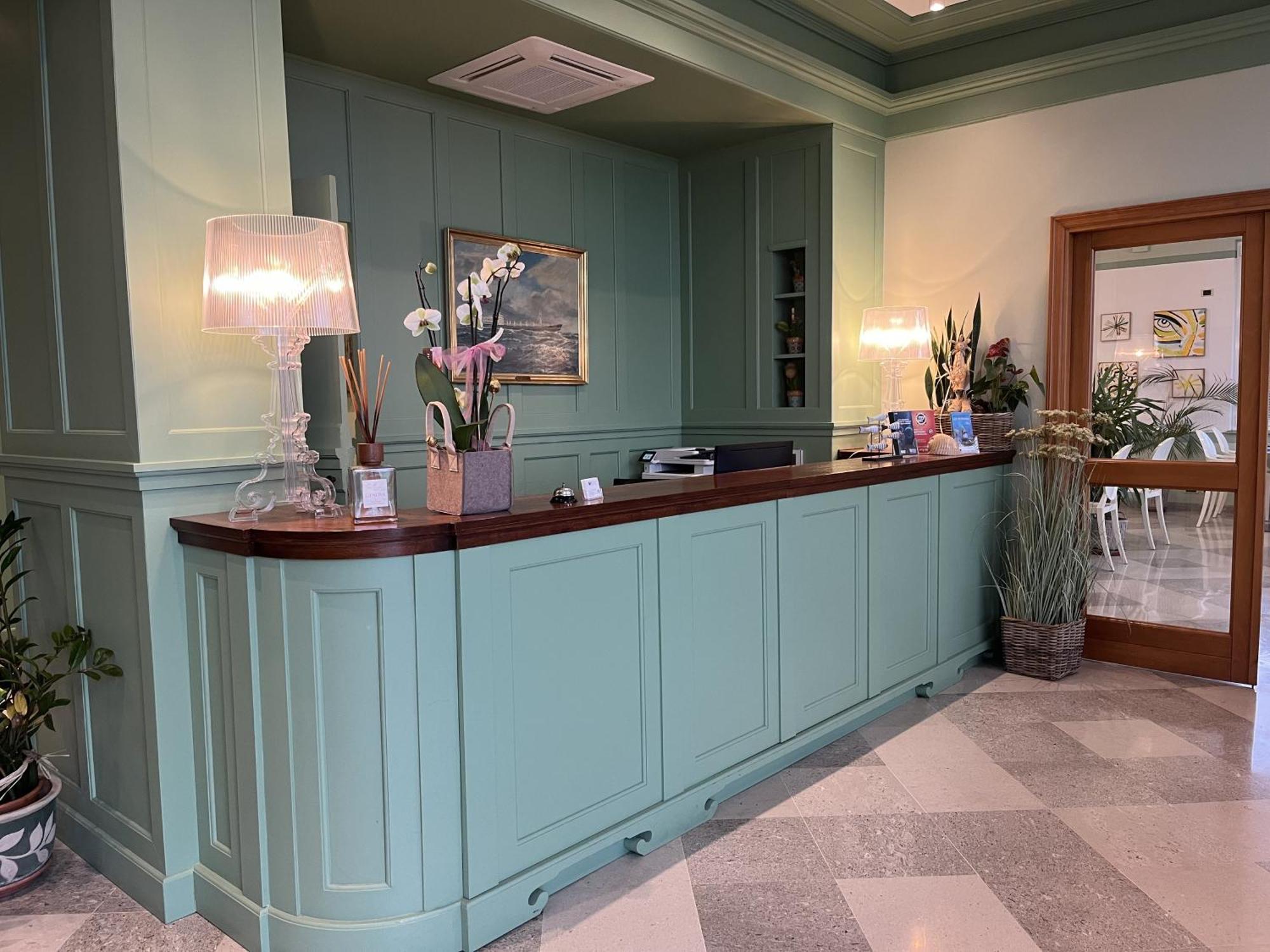 Mh Hotel Varazze Εξωτερικό φωτογραφία